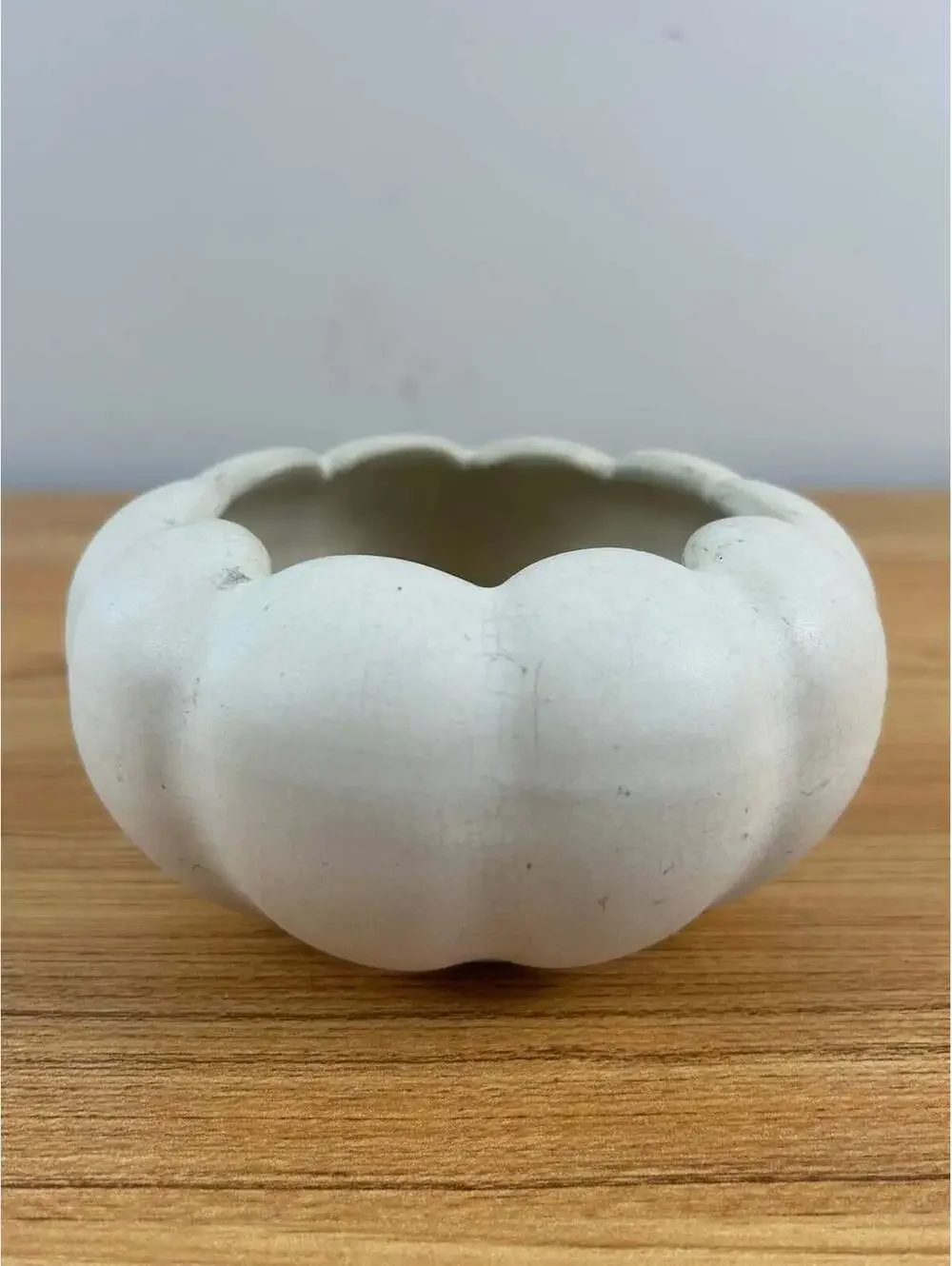 Niloak Art Pottery Scalloped Bowl Planter Vase White Cream Glaze